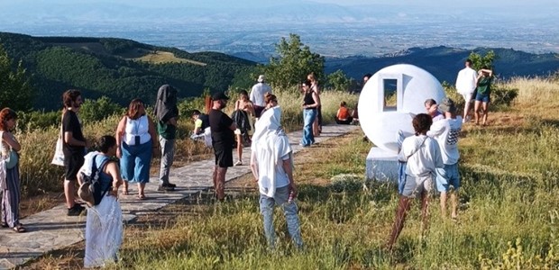 Ξενάγηση των τουριστών με τη χρήση κινητών τηλεφώνων